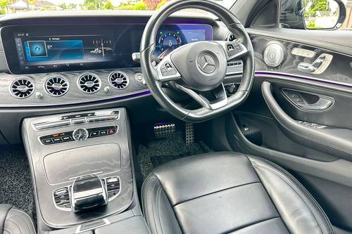 2017 Mercedes Benz E-Class Saloon 250 2.0 AMG Terpakai